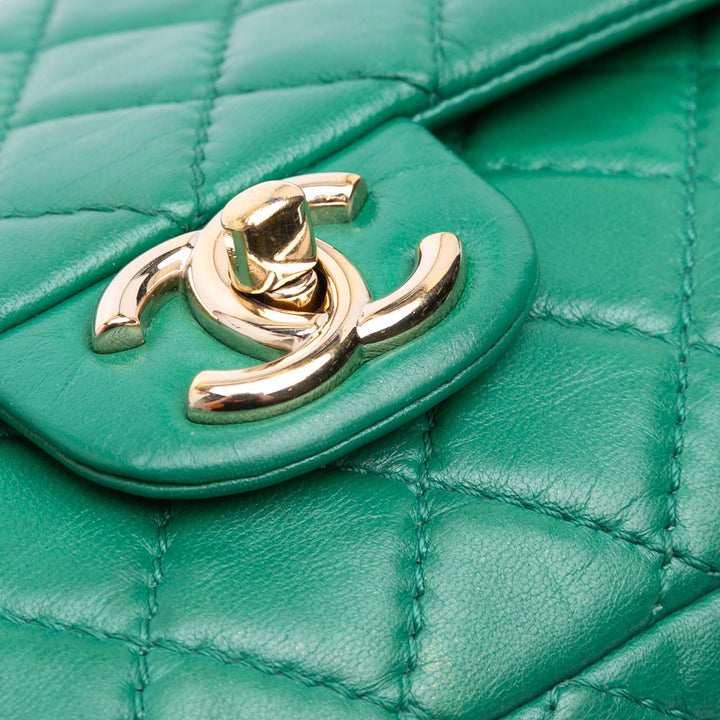 Chanel Medium Classic Cuir d’agneau Double rabat Vert