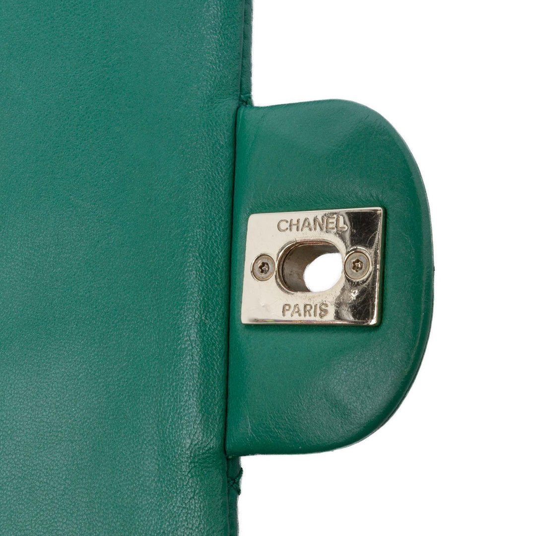 Chanel Medium Classic Cuir d’agneau Double rabat Vert