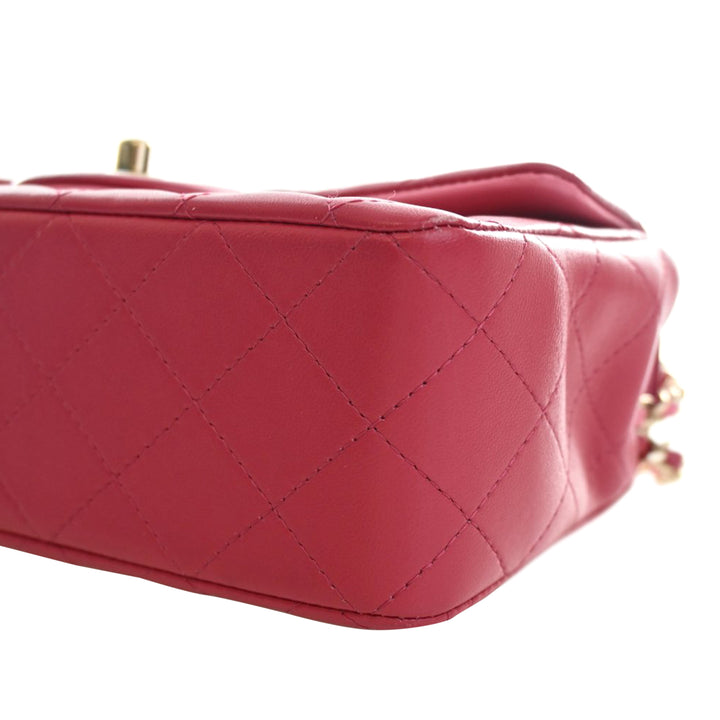 Chanel Mini Rectangular Classic Cuir d’agneau anse supérieure à rabat