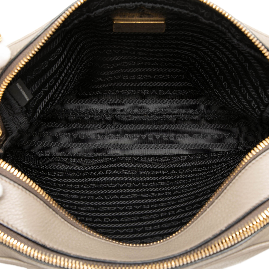 Prada Sac caméra Vitello Phenix Double Zippé Marron – vue 4 – GABY PARIS