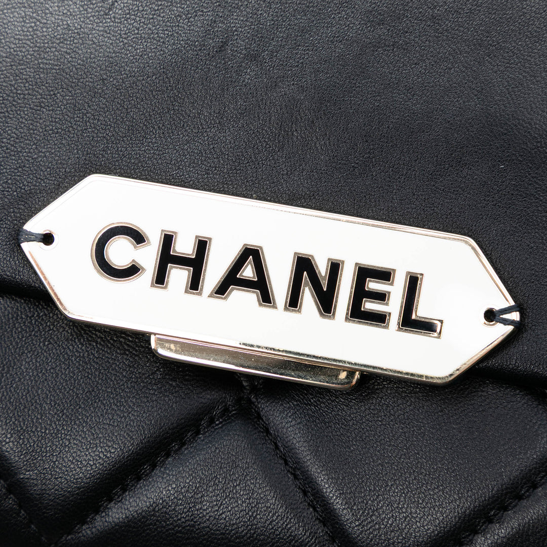 Chanel Matelassé Cuir d’agneau Retro Label Sac bandoulière