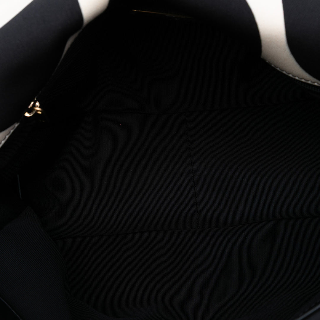 Chanel Large Printed Soie 19 à rabat