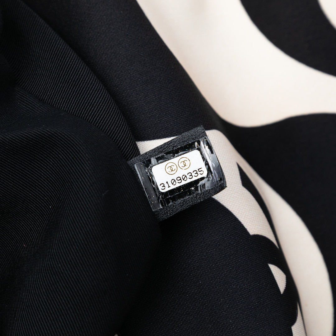 Chanel Large Printed Soie 19 à rabat