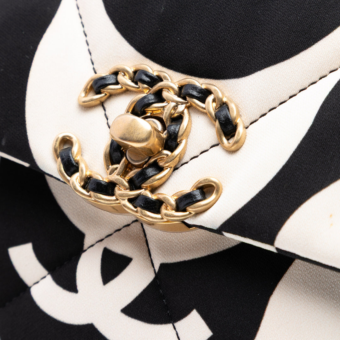 Chanel Large Printed Soie 19 à rabat