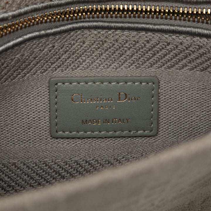 Dior Lady D-Lite Cannage brodé Moyen Gris – vue 5 – GABY PARIS