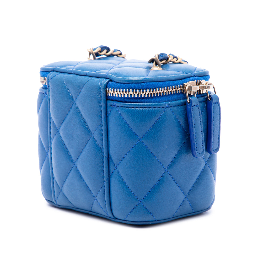 Chanel Mini Matelassé Cuir d’agneau Perle Crush Vanity avec chaîne