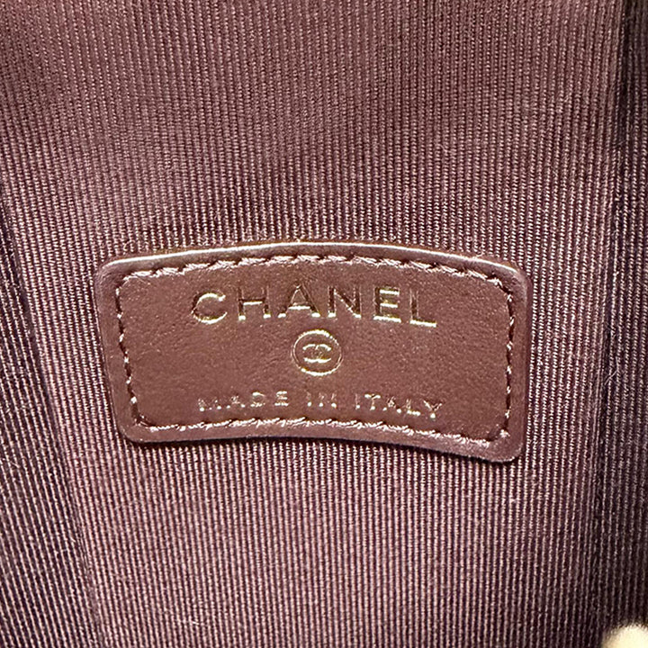 CC Matelassé Étui téléphone avec chaîne Cuir caviar Noir