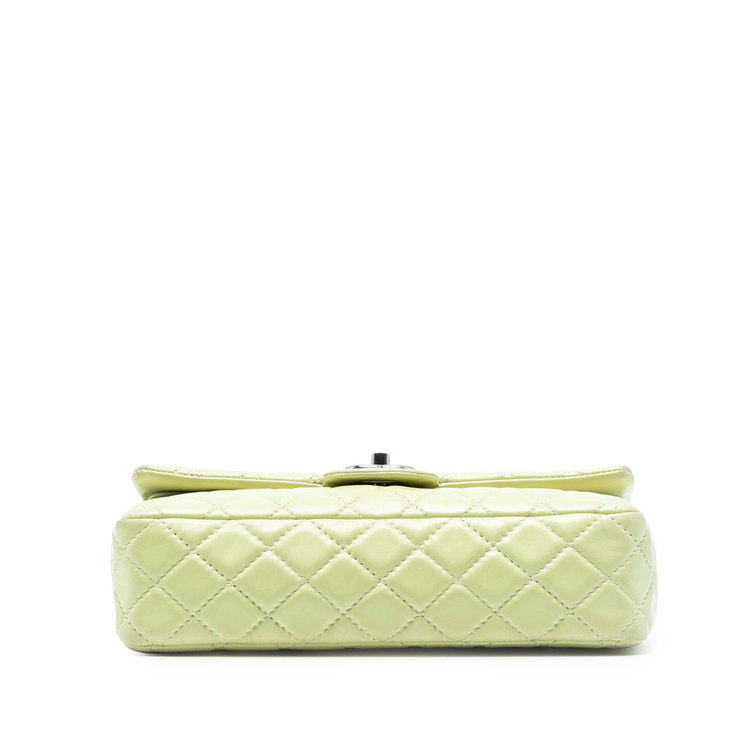 Chanel Medium Classic Cuir d’agneau Double rabat Vert