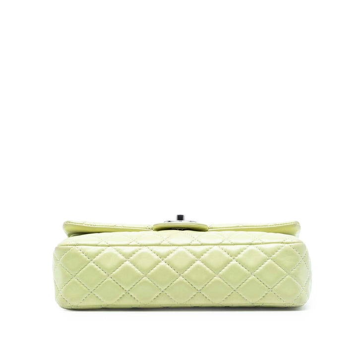 Chanel Medium Classic Cuir d’agneau Double rabat Vert
