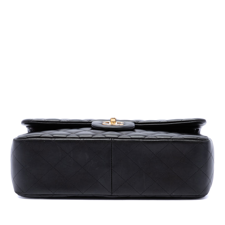 Chanel Sac porté épaule Classic Double rabat Jumbo Cuir d'agneau Noir – vue 3 – GABY PARIS