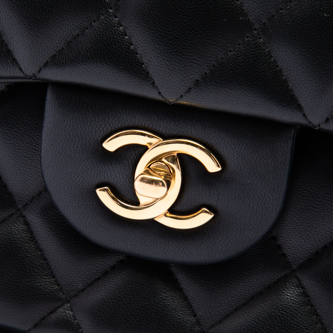 Chanel Sac porté épaule Classic Double rabat Jumbo Cuir d'agneau Noir – vue 5 – GABY PARIS