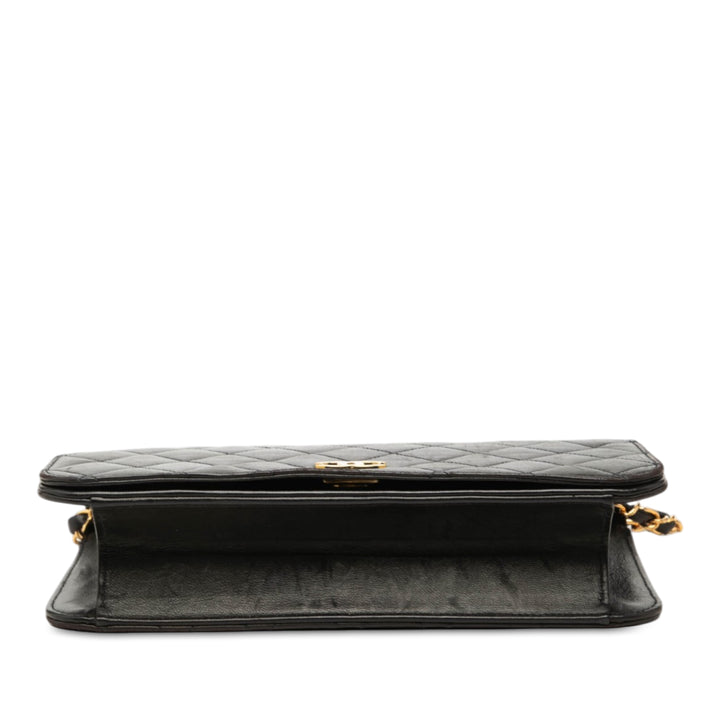 Chanel CC Matelassé Full Rabat simple Moyen Cuir d'agneau Noir