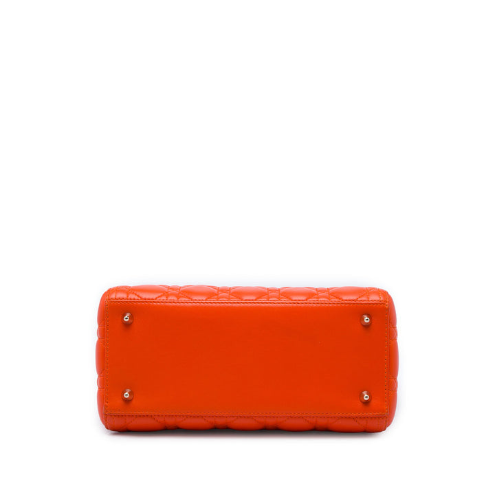 Dior Lady Dior Cannage Moyen Cuir d'agneau Orange – vue 3 – GABY PARIS