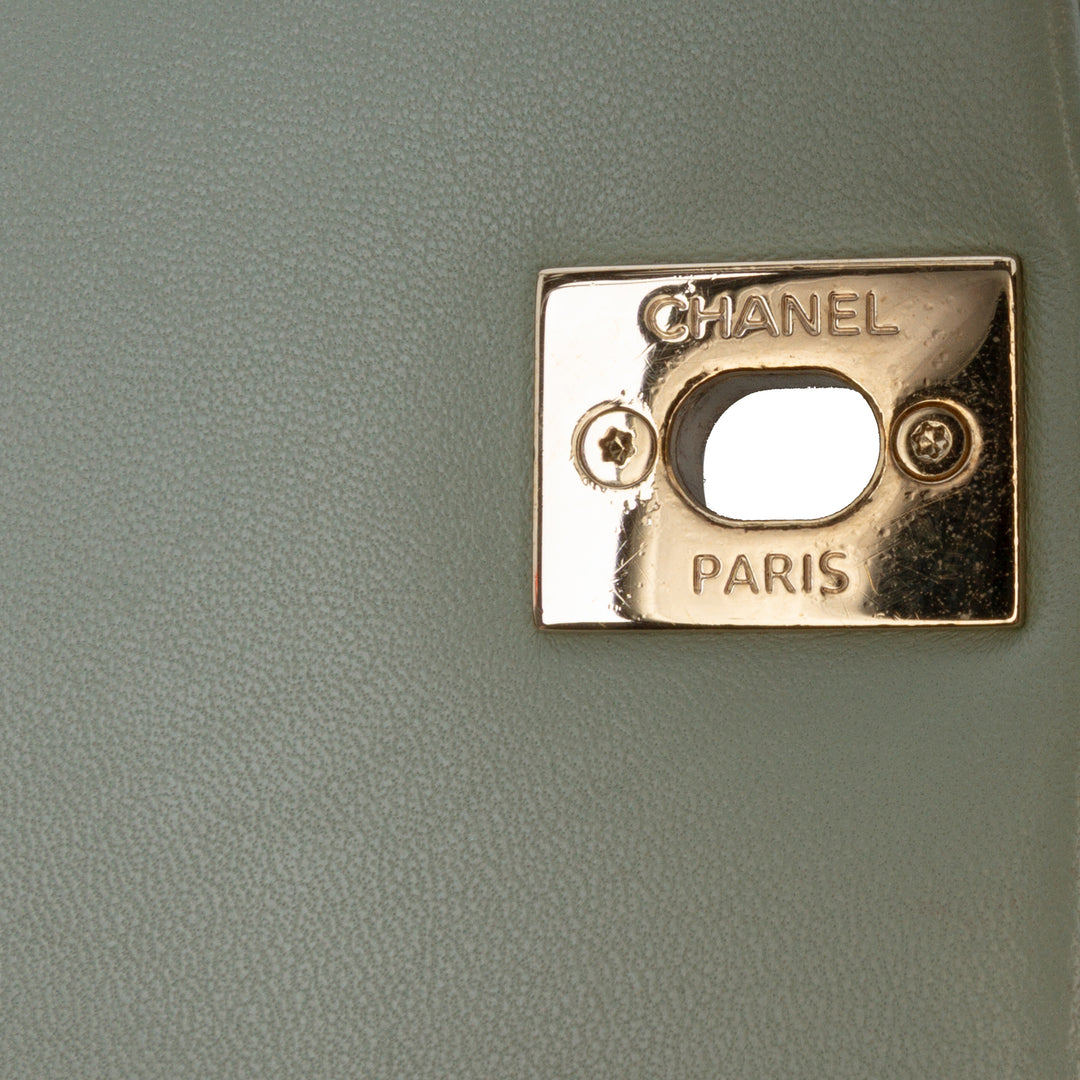 Chanel Small Quilted Cuir d’agneau Citizen Chic Flap Vert – GABY PARIS Authentique