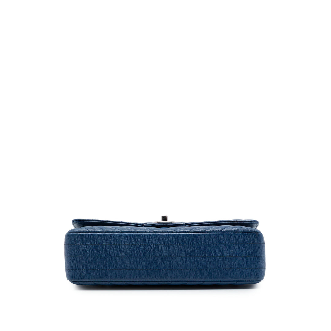 Chanel Classic Chevron Double rabat Moyen Cuir caviar Bleu