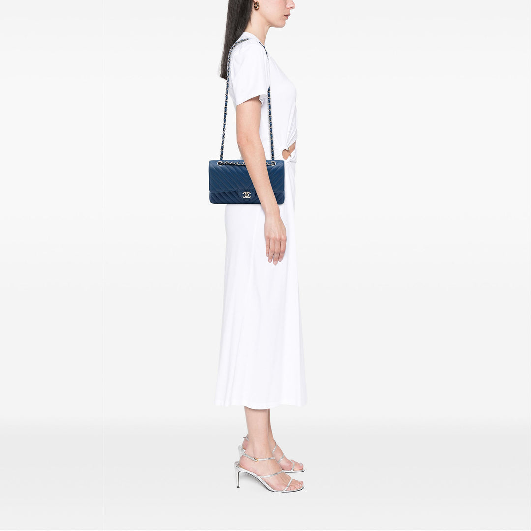 Chanel Classic Chevron Double rabat Moyen Cuir caviar Bleu