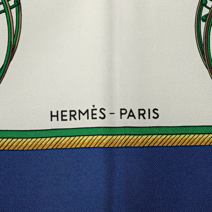 Hermès Les Voitures A Transformation Soie Foulard Blanc – GABY PARIS Authentique