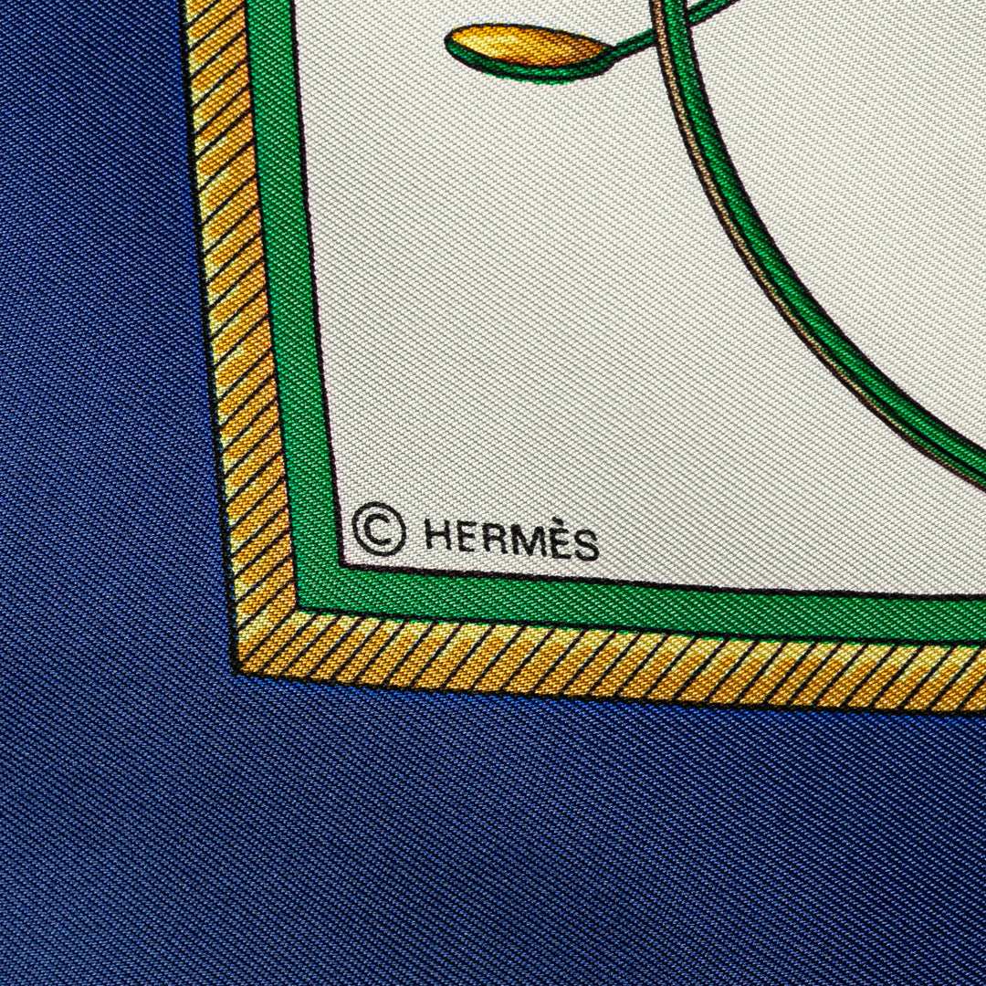 Hermès Les Voitures A Transformation Soie Foulard Blanc – GABY PARIS Authentique