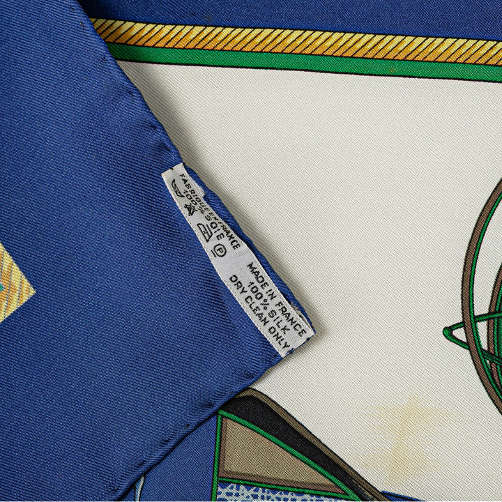 Hermès Les Voitures A Transformation Soie Foulard Blanc – GABY PARIS Authentique