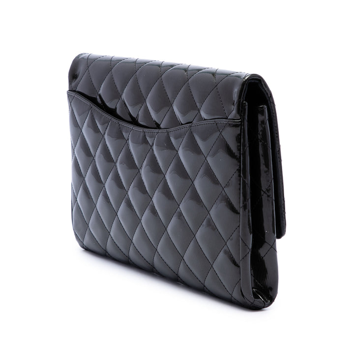 Chanel CC Matelassé Striated à rabat Pochette avec chaîne Noir – vue 2 – GABY PARIS