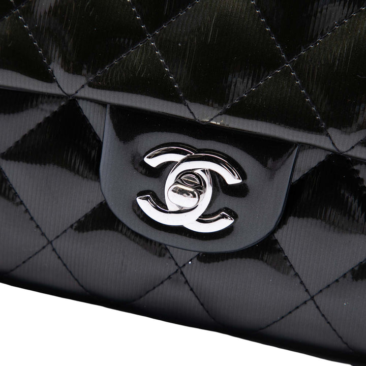 Chanel CC Matelassé Striated à rabat Pochette avec chaîne Noir – vue 5 – GABY PARIS