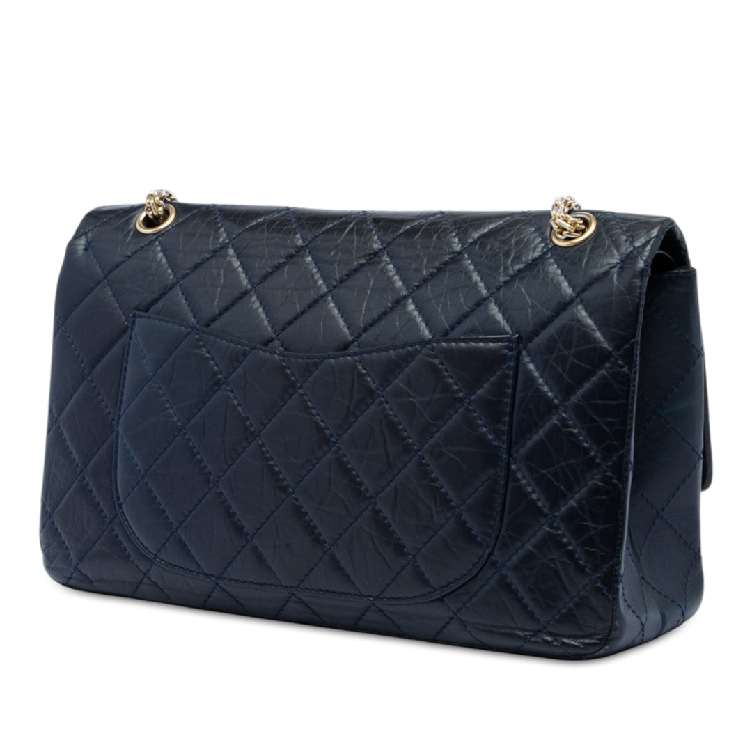 Chanel Sac porté épaule Matelassé vieilli Reissue 2.55 Double rabat 227 Cuir de veau Bleu – vue 2 – GABY PARIS