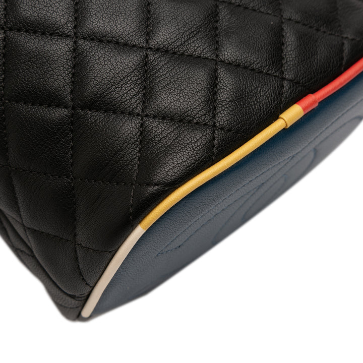 Chanel CC Matelassé Cuir d’agneau Cuba Drawstring Bucket Sac – GABY PARIS Authentique