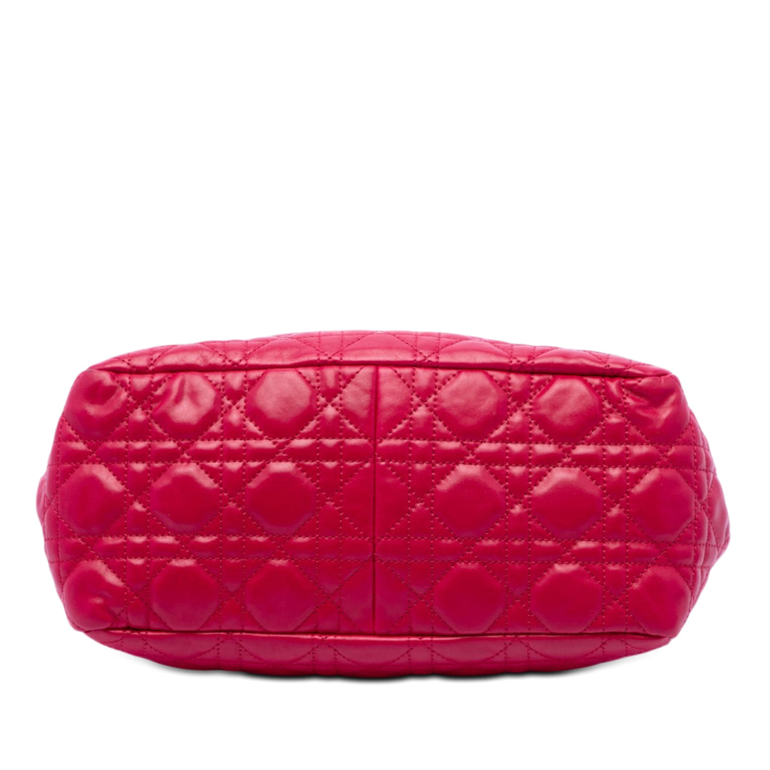 Dior Cuir d’agneau Cannage New Lock Whipstitch Chain à rabat
