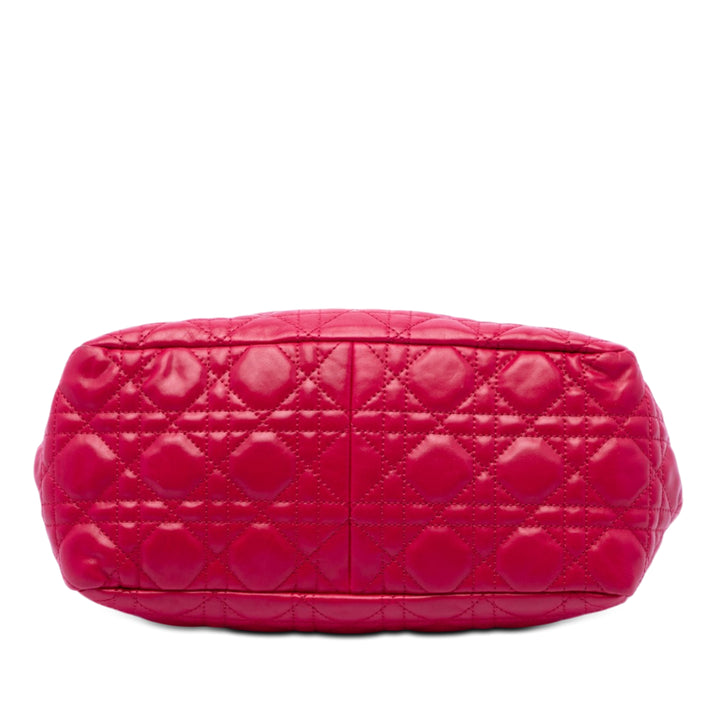 Dior Cuir d’agneau Cannage New Lock Whipstitch Chain à rabat
