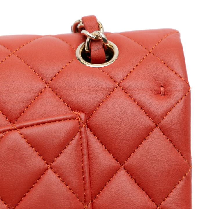 Chanel Medium Classic Cuir d’agneau Double rabat Rouge