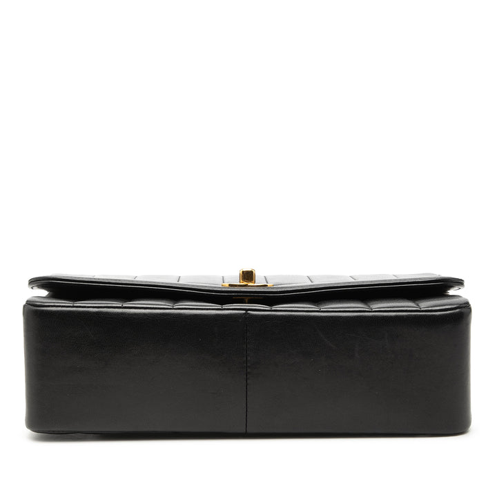 Chanel Medium Vertical Matelassé Cuir d’agneau Mademoiselle Sac porté croisé