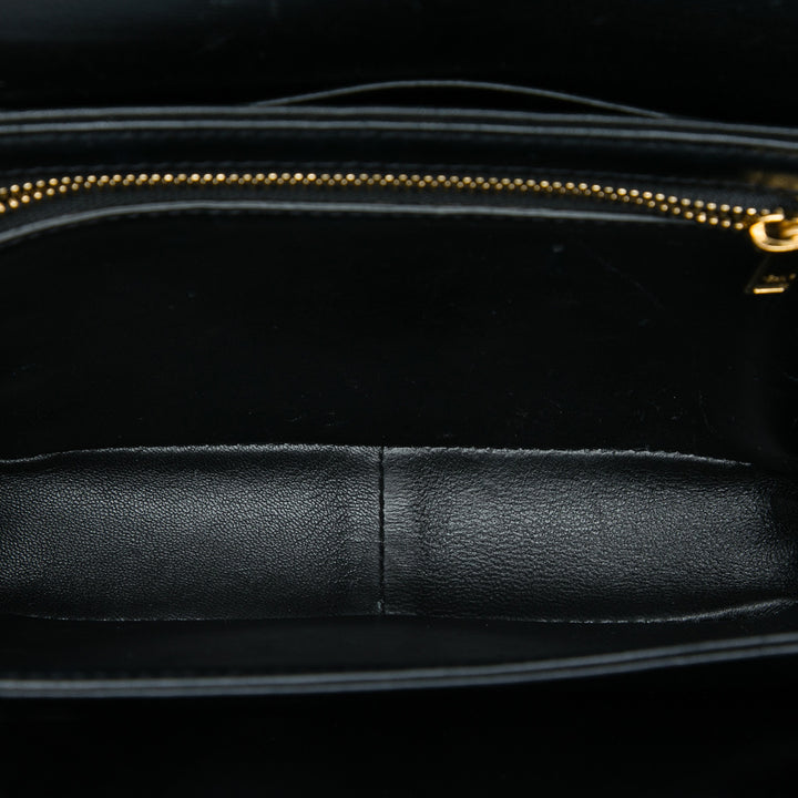 Celine Sac bandoulière brillant Triomphe Teen Cuir de veau Noir – vue 4 – GABY PARIS