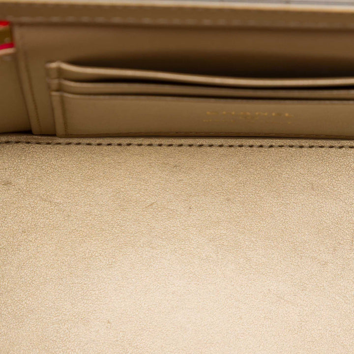 Chanel Small Matelassé Cuir verni Perle Crush Vanity avec chaîne