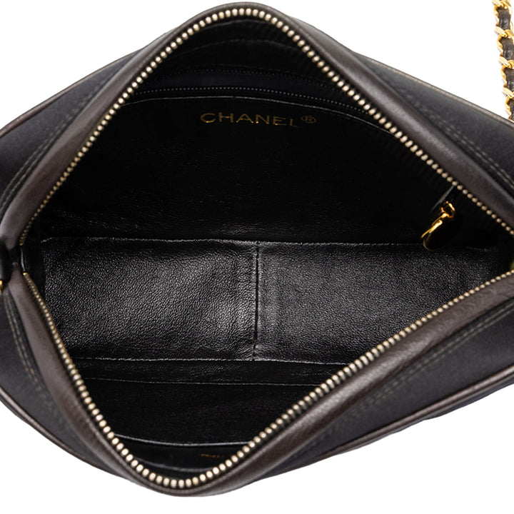 Chanel CC Diamond Matelassé Pompon Sac caméra Noir – vue 4 – GABY PARIS