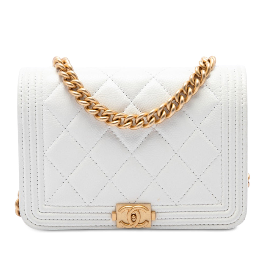 Chanel Matelassé Boy Wallet on Chain Mini Cuir caviar Blanc – vue principale – GABY PARIS
