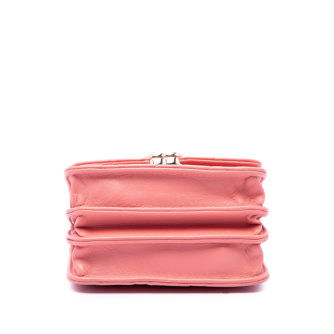 Chanel Mini Cuir d'agneau Paris Le19M Charming anse supérieure à rabat