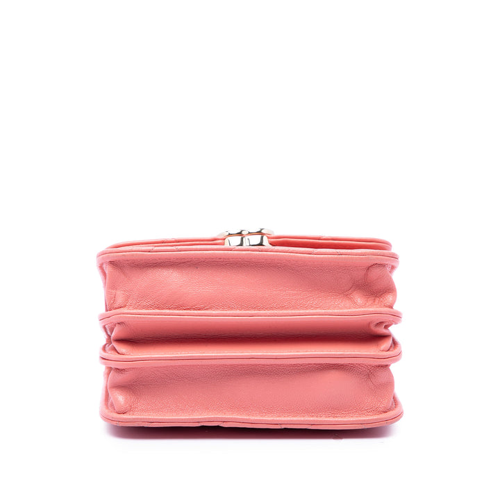 Chanel Mini Cuir d'agneau Paris Le19M Charming anse supérieure à rabat