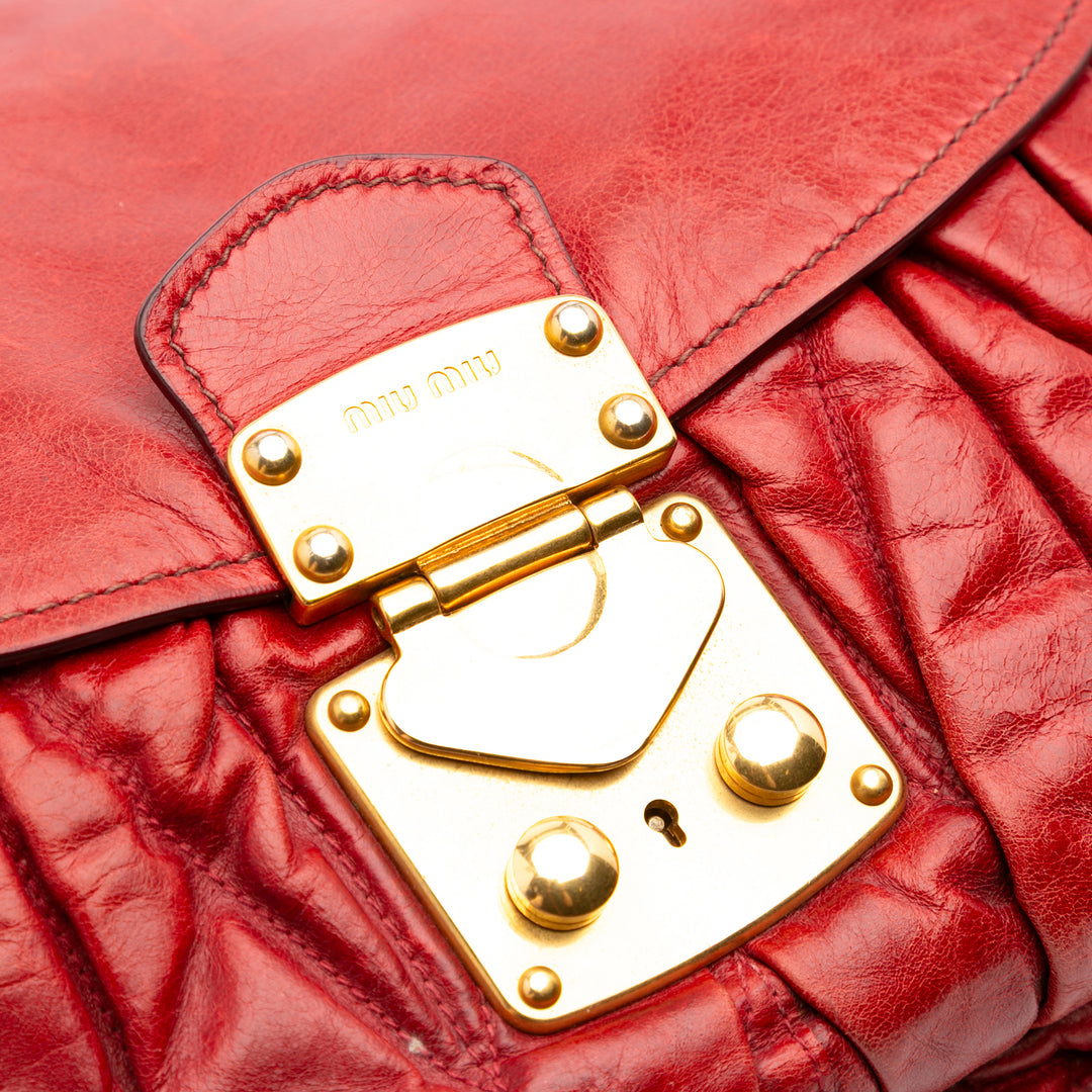 Miu Miu Matelasse Nappa Coffer Sac cartable Rouge