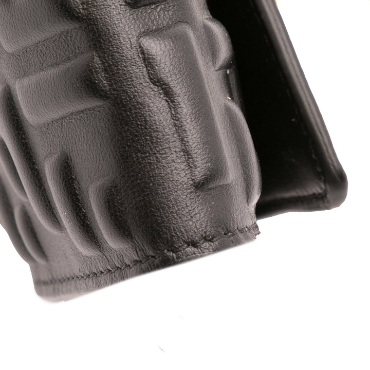 Fendi Zucca Embossed Leather Baguette Portefeuille On Chain Noir – GABY PARIS Authentique