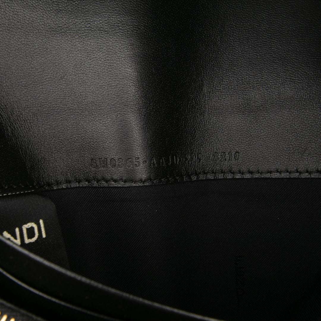 Fendi Zucca Embossed Leather Baguette Portefeuille On Chain Noir – GABY PARIS Authentique