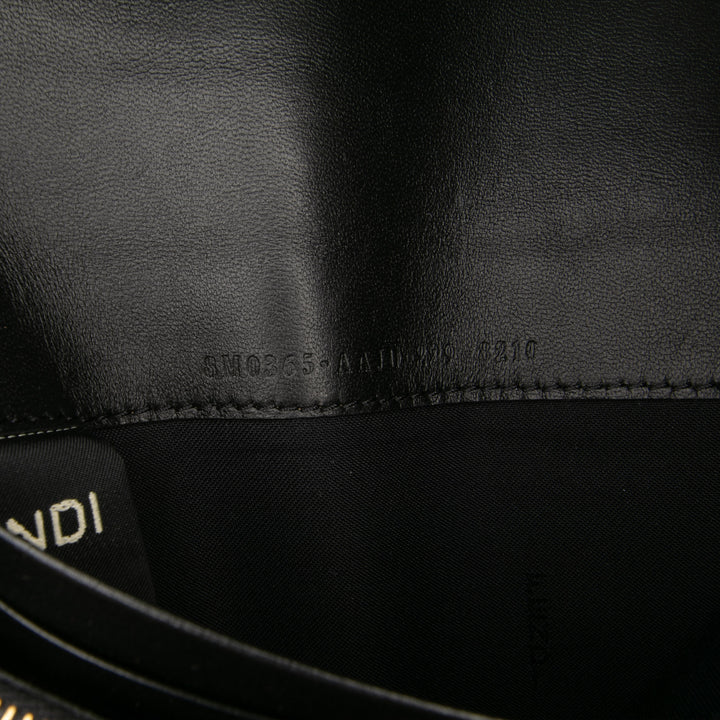 Fendi Zucca Embossed Leather Baguette Portefeuille On Chain Noir – GABY PARIS Authentique