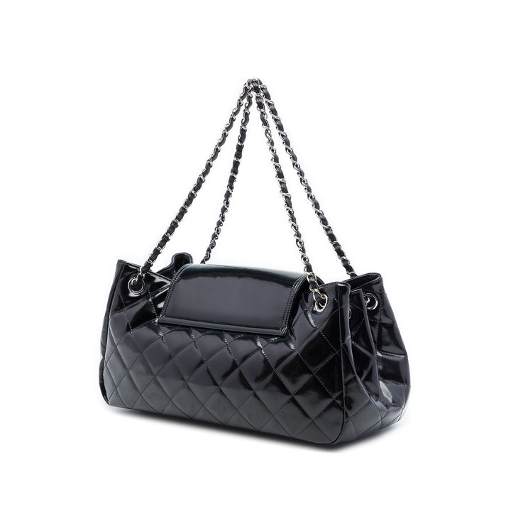 Chanel Matelassé Cuir verni Reissue 2.55 Accordion à rabat