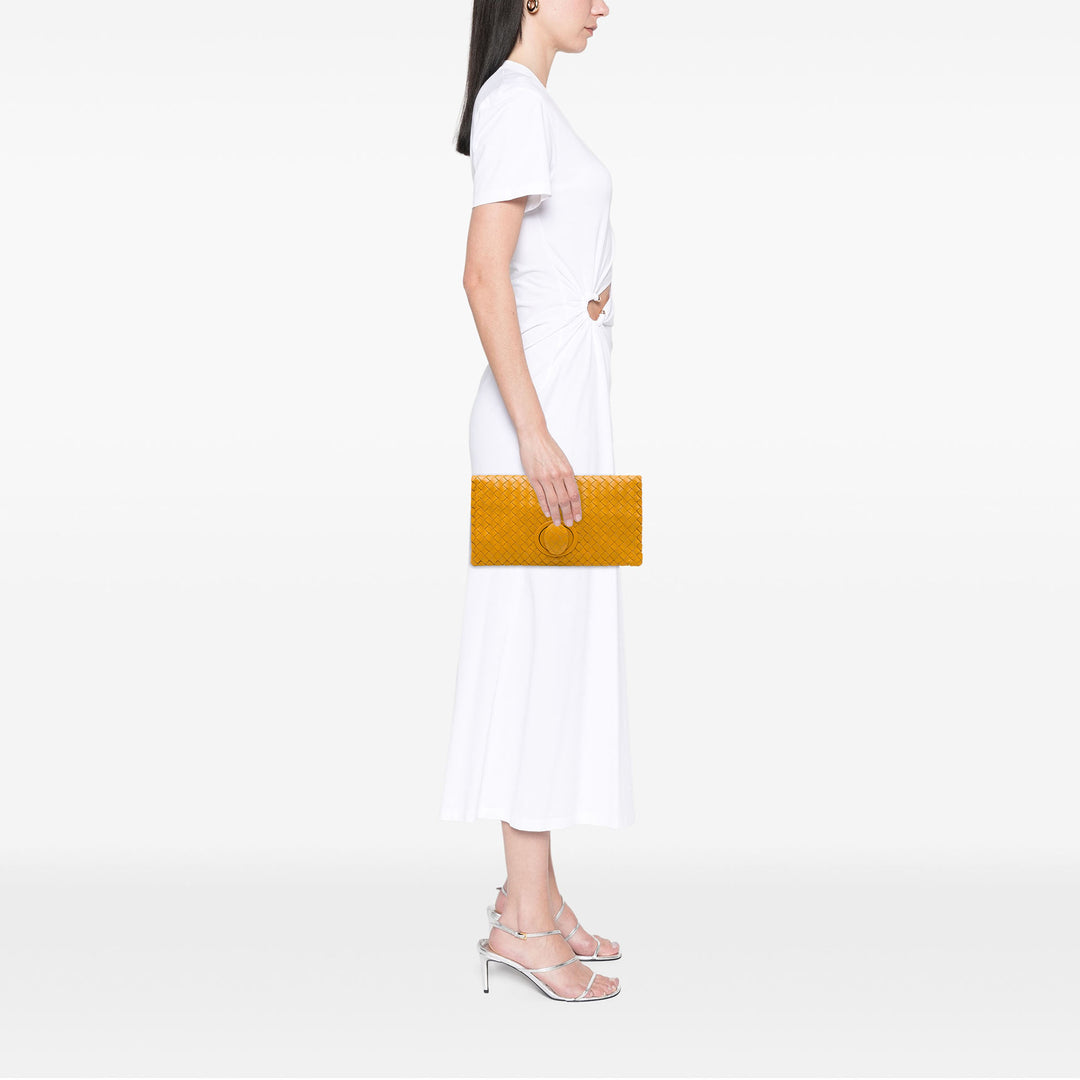 Bottega Veneta Pochette Intrecciato Turn Lock nappa Jaune – vue 6 – GABY PARIS
