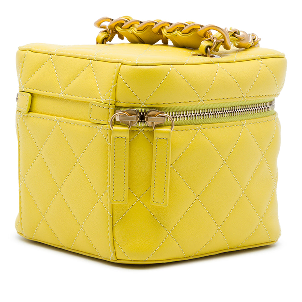 Chanel CC Matelassé Vanity avec chaîne Petit Cuir d'agneau Jaune – vue 2 – GABY PARIS