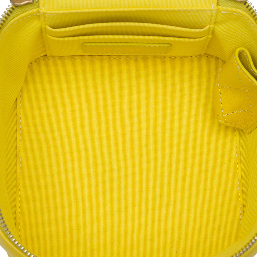 Chanel CC Matelassé Vanity avec chaîne Petit Cuir d'agneau Jaune – vue 4 – GABY PARIS