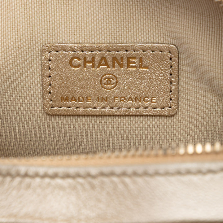 Chanel Mini Metallic Cuir d’agneau CC in Love Heart Sac porté croisé