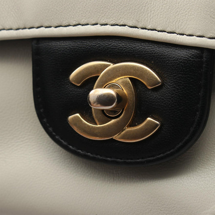 Chanel Medium Classic Cuir d’agneau Geometric Patchwork Double rabat