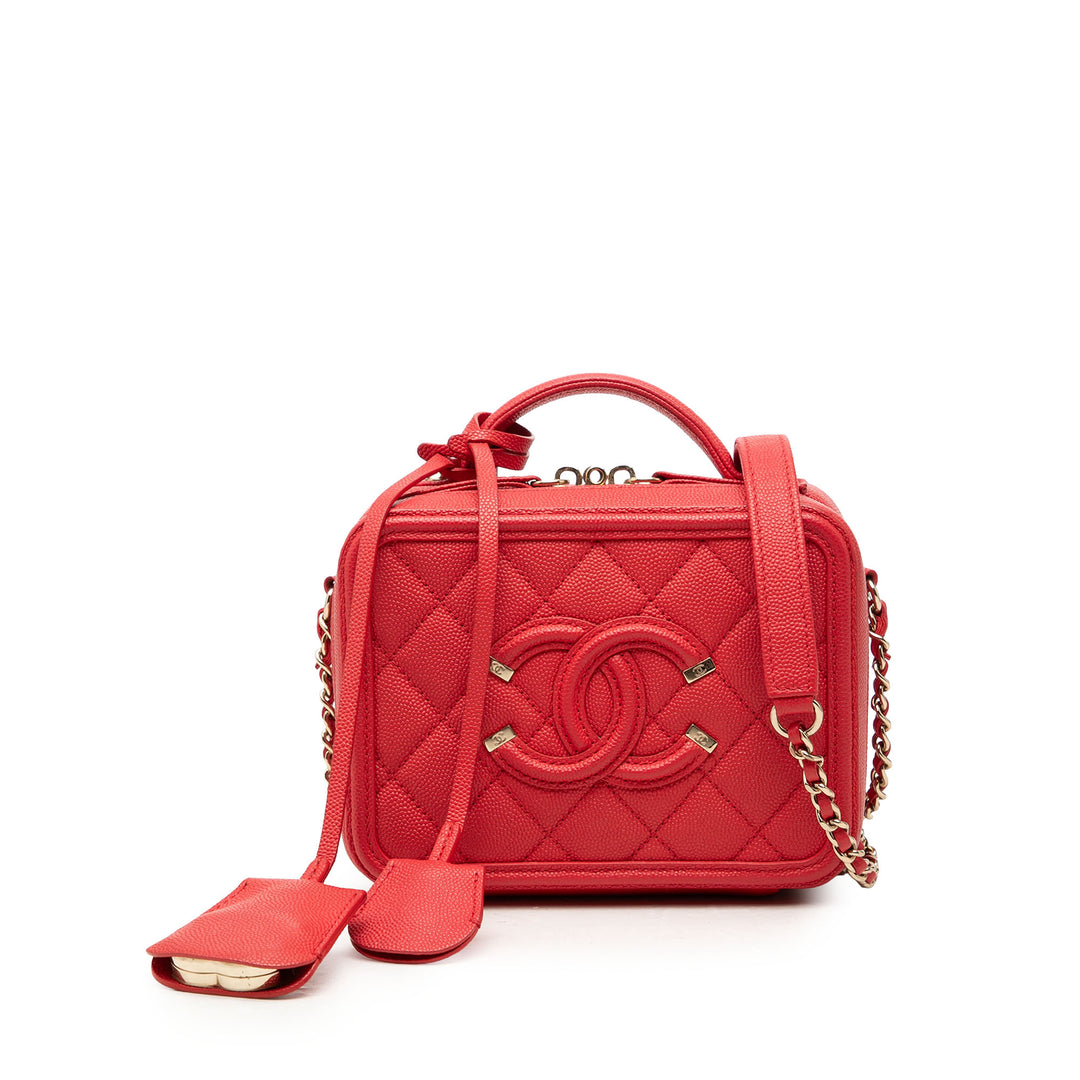 Chanel CC Filigree Vanity Petit Cuir caviar Rouge – vue principale – GABY PARIS