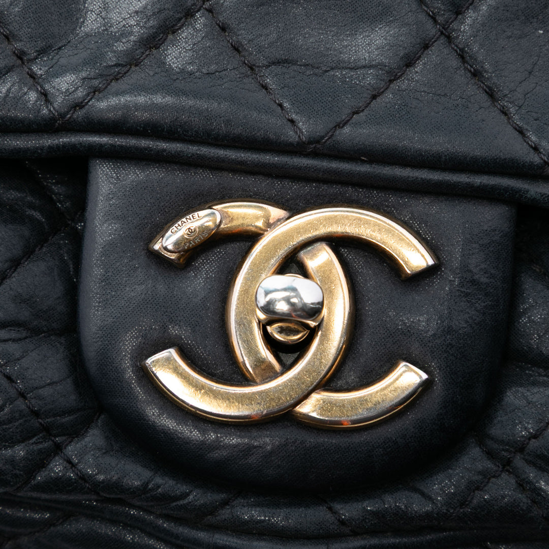 Chanel Small Matelassé Iridescent Cuir de veau Shiva à rabat
