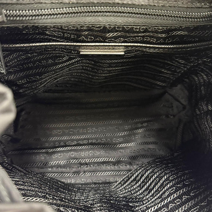 à finitions Re Sac à dos Saffiano Noir